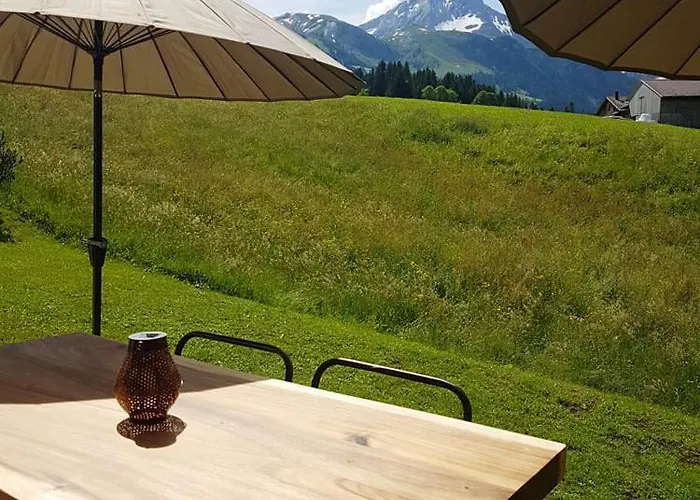 Stunning Gstaad With Mountain Views Apartman Lauenen