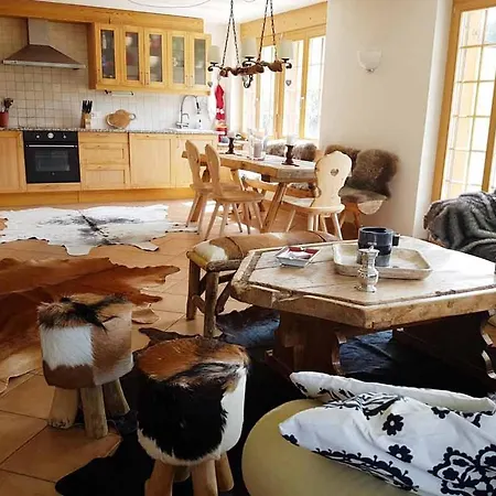 Stunning Gstaad With Mountain Views Appartamento *