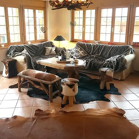 Stunning Gstaad With Mountain Views Appartamento Lauenen