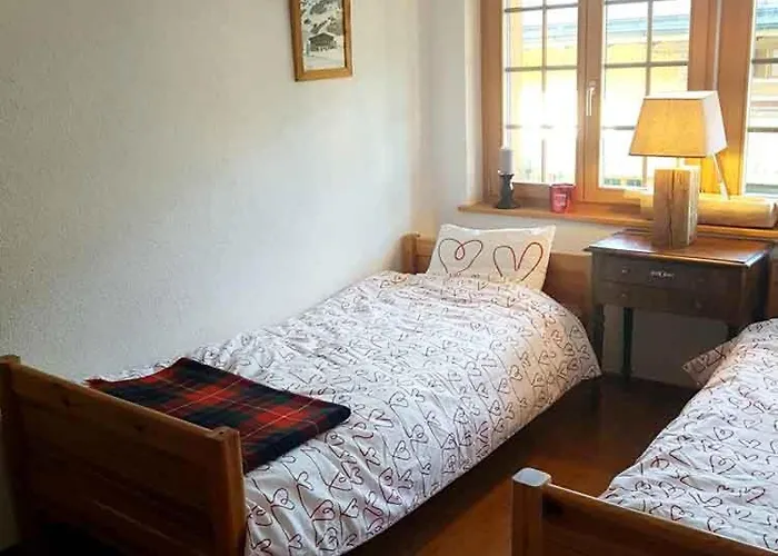 Stunning Gstaad With Mountain Views דירה